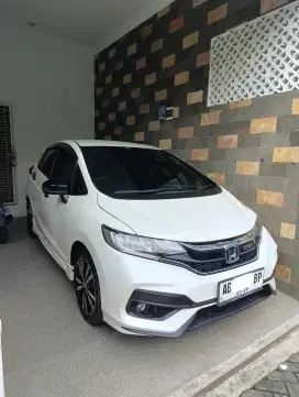 Honda Jazz GK5 1.5 RS MT (CKD)