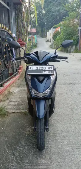 Honda Beat Deluxe CBS ISS (Type Tertinggi)