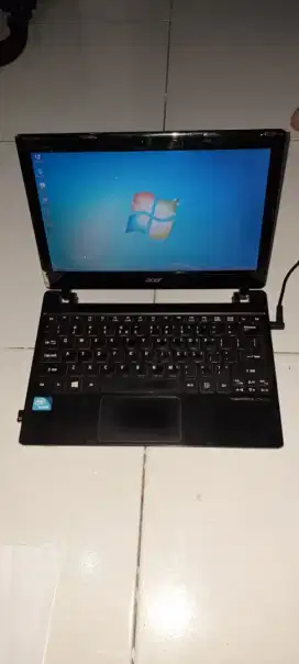 Jual laptop Acer Aspire One warna hitam