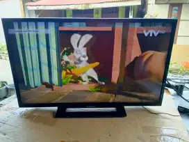 TV LED Sony 32 Inc Minus garis di atas layar