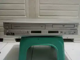 SHARP VHS DVD player