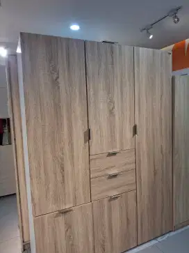 Lemari Kayu 3 Pintu SCANDIA