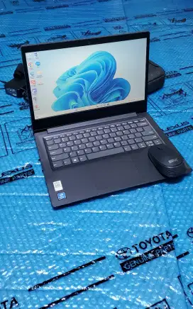 Laptop Lenovo V14