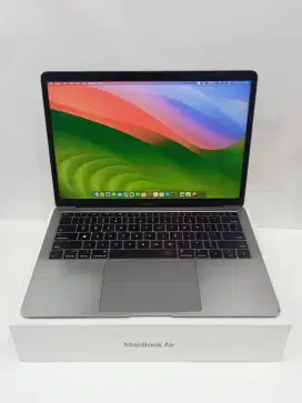 Macbook air 2019 i5 8/128 Space gray