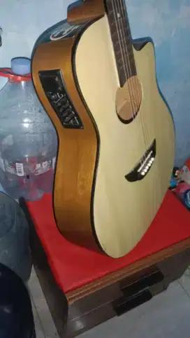 Gitar akustik elektrik BEKAS MULUS NORMAL 400RB aja LOKASI SBY UTARA