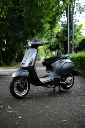 PIAGGIO VESPA MATIC SPRINT 150 IGET 2016 ABU DOFF MURAH BERGARANSI