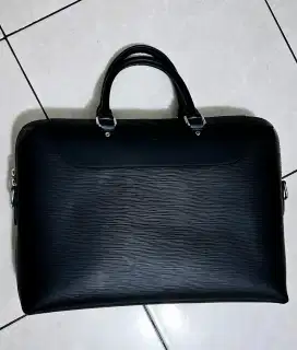 Tas Laptop Louis Vuitton Black Epi