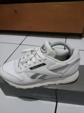 Sepatu Reebok Clasic