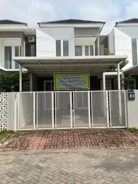 Rent / 房子出租 / Disewakan Rumah 2 (dua) Lantai Perumahan Elite Gresik.