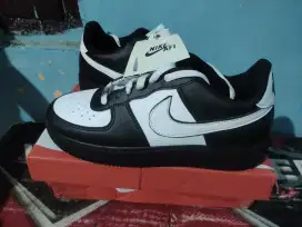 SEPATU NIKE AF1 PANDA