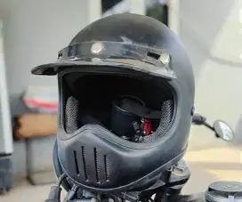 Helm seperti baru