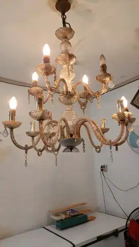 Lampu kristal bekas