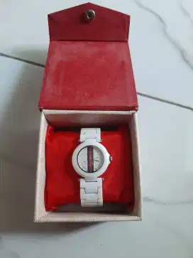 Jam tangan guc*i