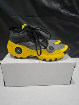 Sepatu basket lining wade wow10 second yellow black