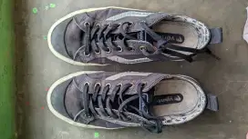 Sepatu Ventela Reflektif Reborn Ukuran 42