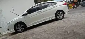 Dijual Honda city 2013 automatic putih