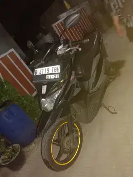 Bisa pinjem KTP. Jual murah beat 2017 lengkap palat jaktim