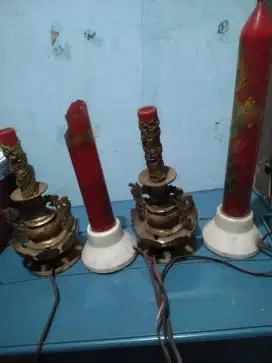 Tatakan Lampu Bekas Entah Hidup / Mati