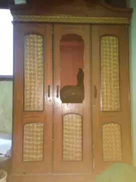 Lemari kayu 3 pintu minimalis