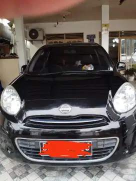 Nissan March Hitam Tahun 2011