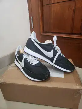 Nike men's waffle trainer 2 size 40 hitam baru belum pernah di pakai