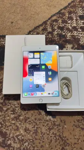 Dijual Ipad Mini 4 Gold 128GB Celuler Wifi Mulus Lengkap