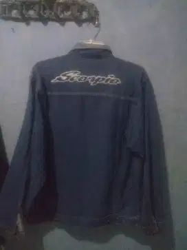 Jaket levis dewasa