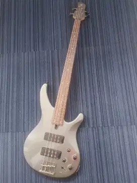 Bass Electrik Yamaha TRBX 304