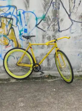 SEPEDA FIXIE UNITED