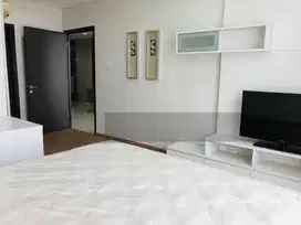 Sewa Apartemen Central Park 3 Kamar plus 1 kamar pembantu furnished