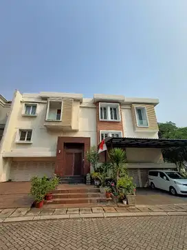 DIJUAL RUMAH MEWAH, HOOK VIEW DANAU, PANTAI INDAH KAPUK