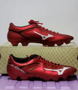 Sepatu Bola Mizuno Basara 002 Ori