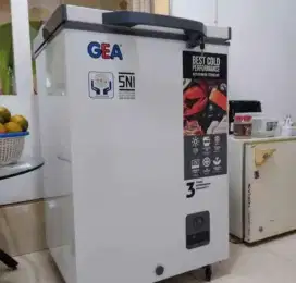 Freezer Box Gea 100 Liter Normal Dingin