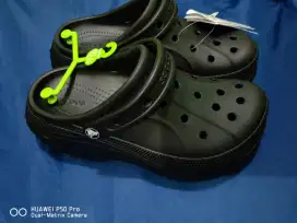 Sandal crocs  hitam