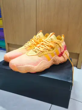 Sepatu Basket Adidas Trae Young 3 Orange