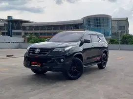 Toyota Fortuner VRZ 2.4 TRD Sportivo AT 2019 (4X2)