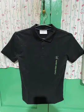 Polo Shirt Calvin and Klein SlimFit ukuran S warna BLACK / HITAM bekas