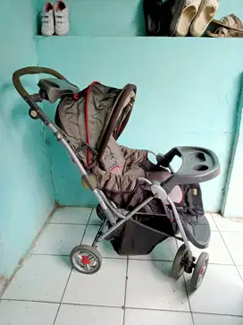 Dijual Stroller merk BabyDoes