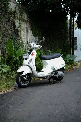 PIAGGIO VESPA MATIC LX 150 3VIE 2013 MURAH BERGARANSI