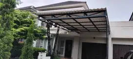 Disewakan rumah luas 2 lantai ada garasi fully furnished, siap huni