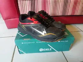 Sepatu Badminton Eagle Radiant Black