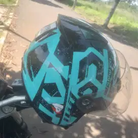 Helm kyt aqua bekas