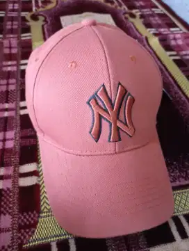 Topi bisbol NY warna peach