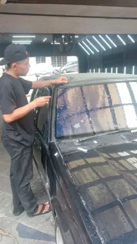 Panggilan pemasangan kaca film mobil dan gedung