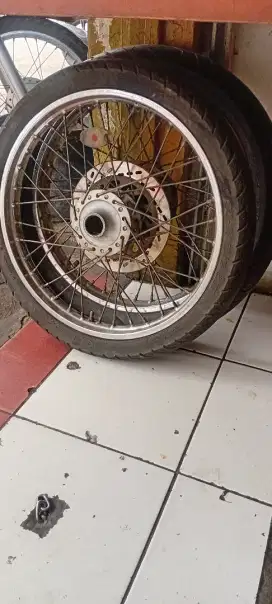 Pelek bekas original Shogun 125 R 2005 Depan-Belakang.