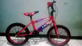 sepeda BMX CHILDREN LALIX anak msih bagus ban msih tebal tinggal pakai