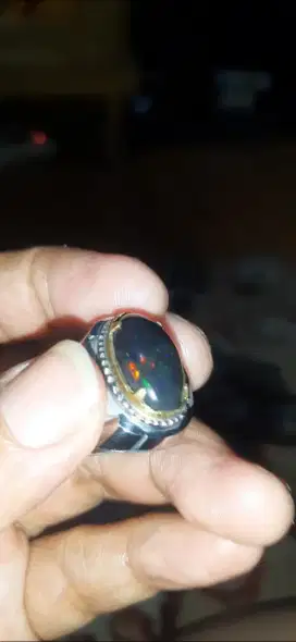 Black opal solid banten