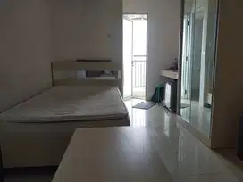 disewakan apartemen Bassura City studio semi furnished tower G lt 25