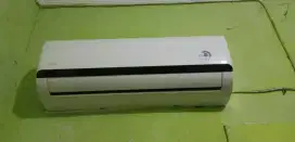 AC Midea 1pk bekas