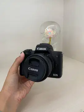 DIJUAL KAMERA CANON M50 + KIT